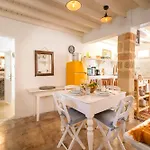 بيت للعطل Layla Blu In The Medieval Town