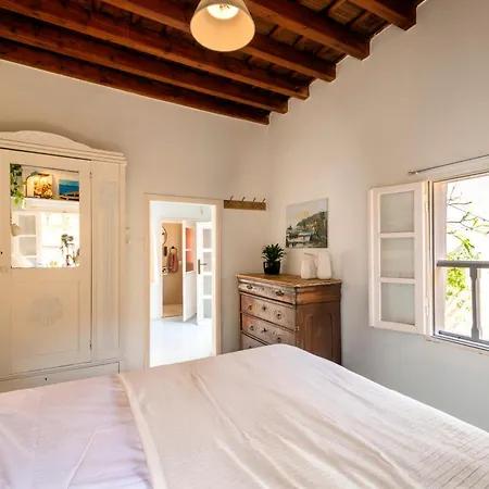 Casa de Férias Layla Blu In The Medieval Town