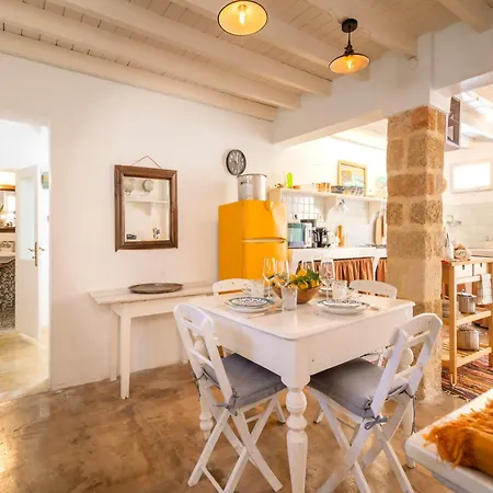 Casa vacanze Layla Blu In The Medieval Town