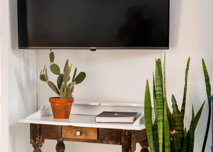 Layla Blu In The Medieval Town *